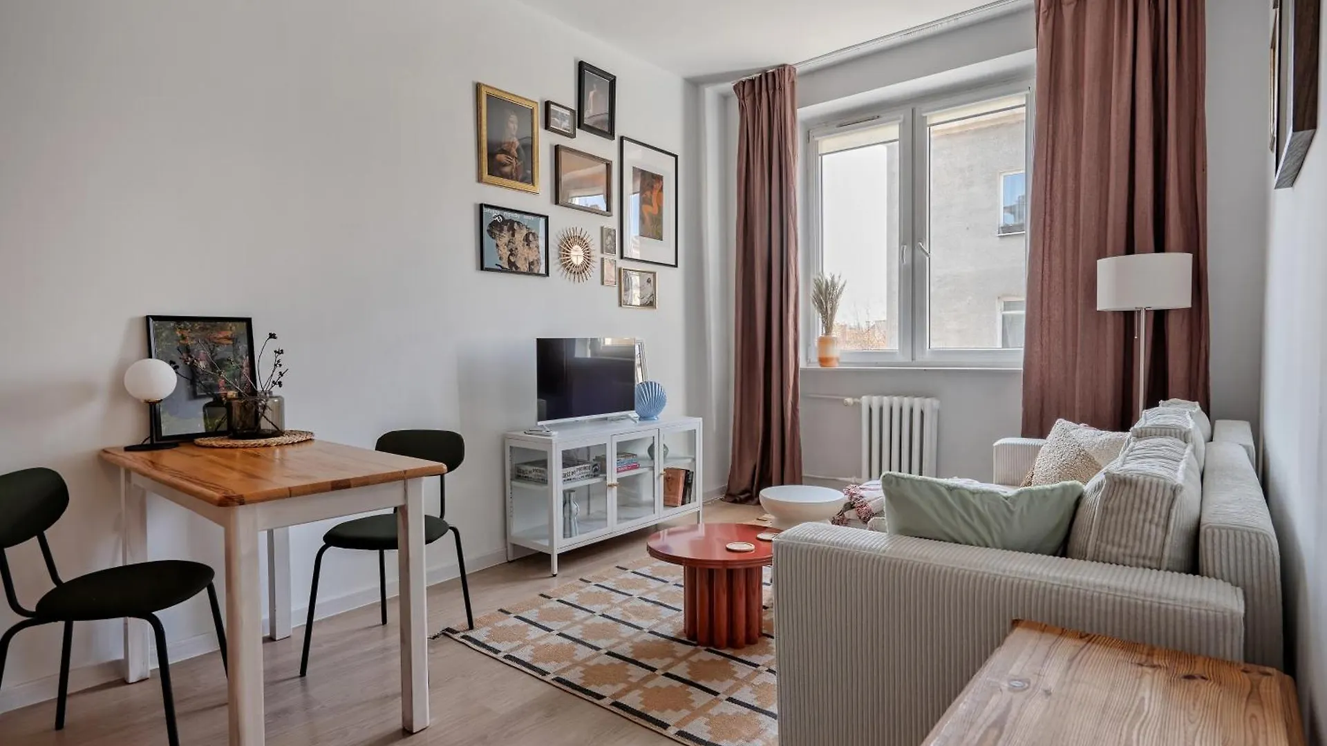 Wrzeszcz Apartment - Trams Nearby - By Rentujemy Gdansk